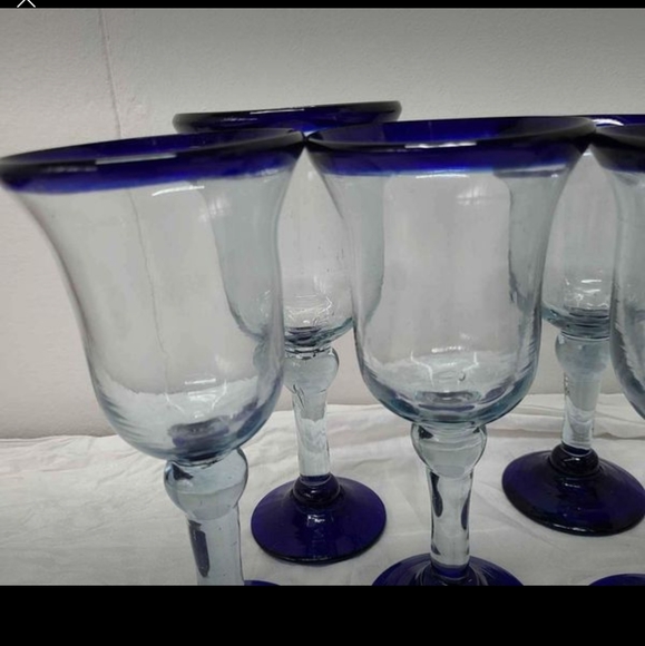 5 Vintage Large Hand Made Blown Mexican Wine Cocktail Glasses Blue Rim & Base. - Picture 11 of 16